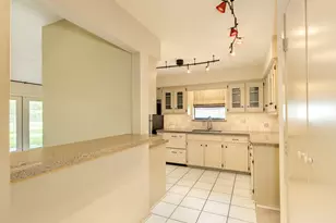121 Bougainvillea St, Lake Jackson, TX 77566 - Photo 15