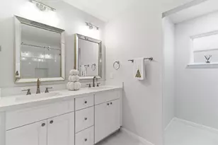 9326 Meadowbriar Ln, Houston, TX 77063 - Photo 23