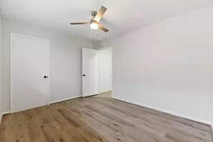 9326 Meadowbriar Ln, Houston, TX 77063 - Photo 35