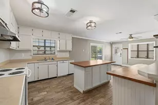 16101 Bluebird St, Santa Fe, TX 77517 - Photo 11
