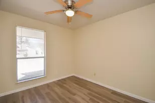 9414 Kingsvalley St, Houston, TX 77075 - Photo 21