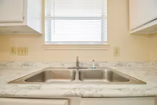 9414 Kingsvalley St, Houston, TX 77075 - Photo 13