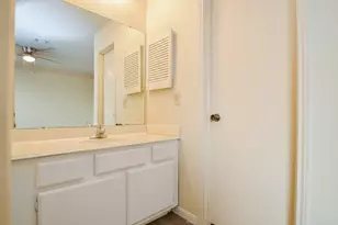 9414 Kingsvalley St, Houston, TX 77075 - Photo 17