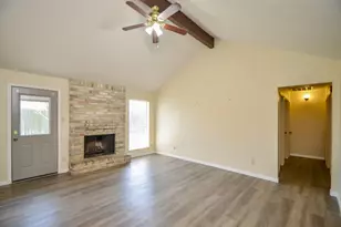 9414 Kingsvalley St, Houston, TX 77075 - Photo 5