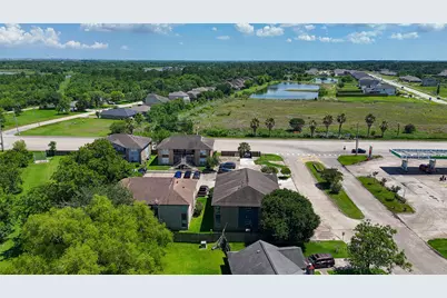 4029 Briar Hollow Drive, Dickinson, TX 77539 - Photo 9
