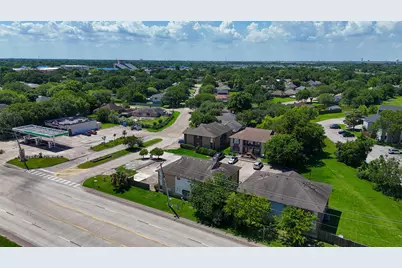 4029 Briar Hollow Drive, Dickinson, TX 77539 - Photo 11