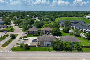 4029 Briar Hollow Dr, Dickinson, TX 77539 - Photo 33