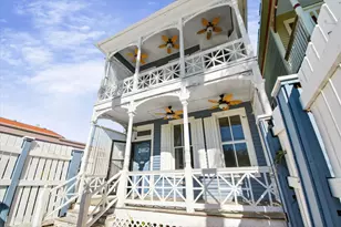 2412 Winnie St, Galveston, TX 77550 - Photo 3