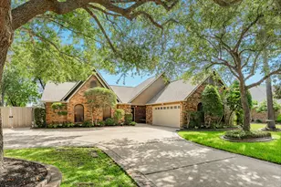 1617 White Wing Cir, Friendswood, TX 77546 - Photo 1