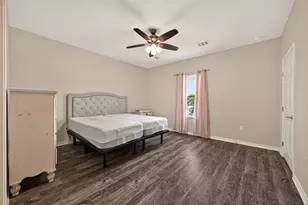 403 S 2nd St, La Porte, TX 77571 - Photo 21