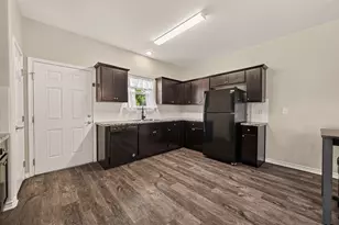 403 S 2nd St, La Porte, TX 77571 - Photo 11