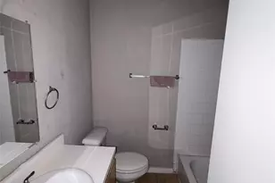 7201 Hallshire Dr Dr, Houston, TX 77016 - Photo 7