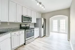 2585 Marilee Ln, Houston, TX 77057 - Photo 3