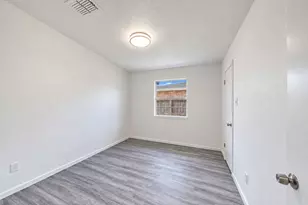 9907 Towne Brook Ln, Sugar Land, TX 77498 - Photo 11