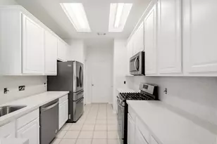 144 E Summerhaze Circle, The Woodlands, TX 77382 - Photo 9