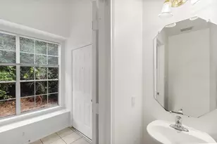 144 E Summerhaze Circle, The Woodlands, TX 77382 - Photo 5