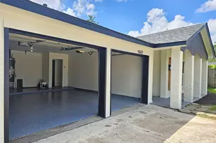 9607 Kemp Forest Dr, Houston, TX 77080 - Photo 17