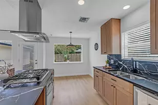 9607 Kemp Forest Dr, Houston, TX 77080 - Photo 7