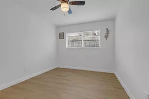 9607 Kemp Forest Dr, Houston, TX 77080 - Photo 13