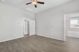731 Lacebark Elm Trl, Conroe, TX 77318 - Photo 17