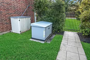 16710 Okachobee Dr, Houston, TX 77044 - Photo 15