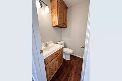 301 Williamsburg Avenue, Clute, TX 77531 - Photo 11