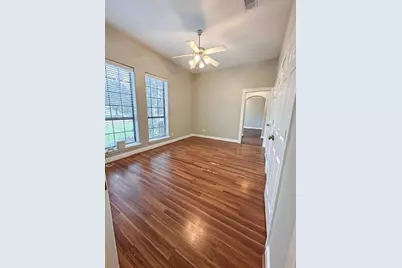 301 Williamsburg Avenue, Clute, TX 77531 - Photo 15