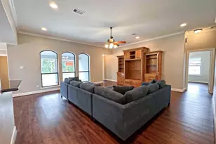 301 Williamsburg Ave, Clute, TX 77531 - Photo 9