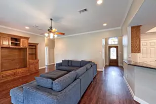 301 Williamsburg Ave, Clute, TX 77531 - Photo 7