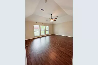 301 Williamsburg Avenue, Clute, TX 77531 - Photo 11