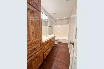 301 Williamsburg Avenue, Clute, TX 77531 - Photo 17