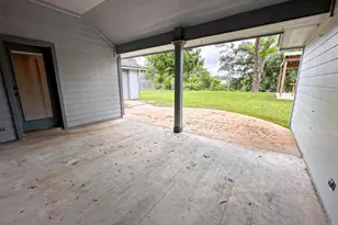301 Williamsburg Ave, Clute, TX 77531 - Photo 19
