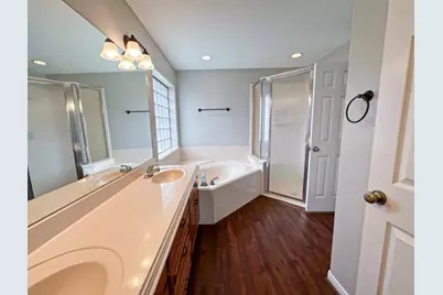 301 Williamsburg Avenue, Clute, TX 77531 - Photo 13