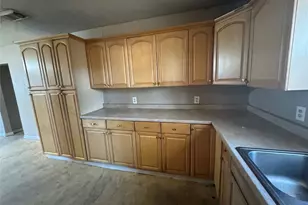 506 S Mechanic St, El Campo, TX 77437 - Photo 11