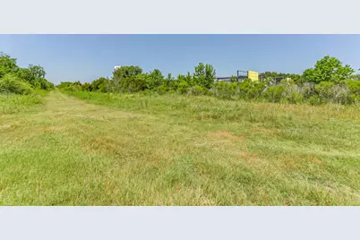 5226 N Main Street, Baytown, TX 77521 - Photo 3