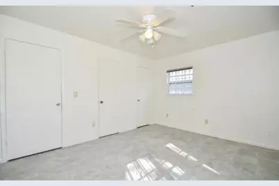 10914 Sela Lane, Houston, TX 77072 - Photo 11