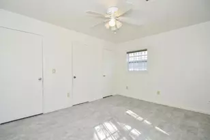 10914 Sela Ln, Houston, TX 77072 - Photo 11