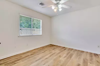 22 Queenscliff Circle, The Woodlands, TX 77382 - Photo 35