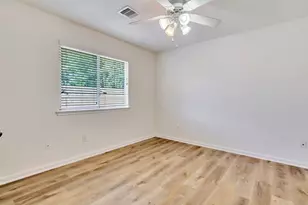 22 Queenscliff Circle, The Woodlands, TX 77382 - Photo 35