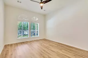 22 Queenscliff Circle, The Woodlands, TX 77382 - Photo 27