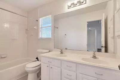 22 Queenscliff Circle, The Woodlands, TX 77382 - Photo 37