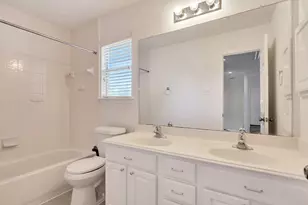 22 Queenscliff Circle, The Woodlands, TX 77382 - Photo 37