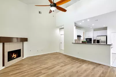 22 Queenscliff Circle, The Woodlands, TX 77382 - Photo 17