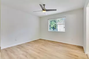 22 Queenscliff Circle, The Woodlands, TX 77382 - Photo 33