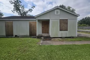 7502 Bywood St, Houston, TX 77028 - Photo 1