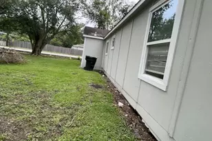 7502 Bywood St, Houston, TX 77028 - Photo 3