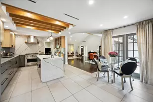 1902 Chimney Rock Rd, Houston, TX 77056 - Photo 13