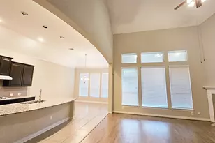 104 Frst Bnd Ct, Clute, TX 77531 - Photo 5