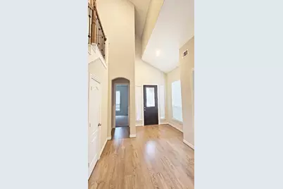 104 Forest Bend Court, Clute, TX 77531 - Photo 3