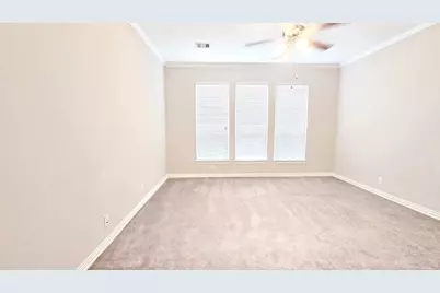 104 Forest Bend Court, Clute, TX 77531 - Photo 7